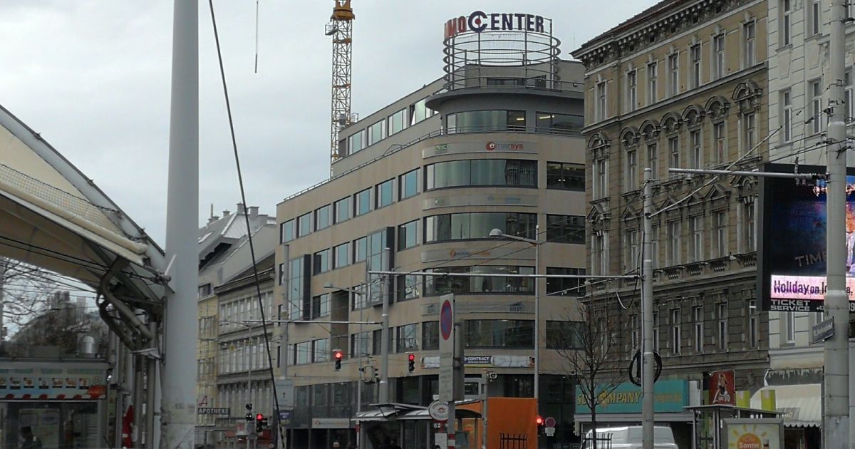Lugner City Einkaufszentrum Einkaufen in Wien