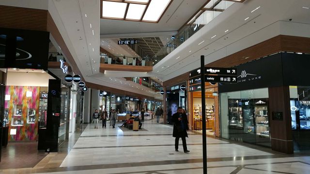 Aupark Shopping Center Bratislava © echonet / Roland Vidmar