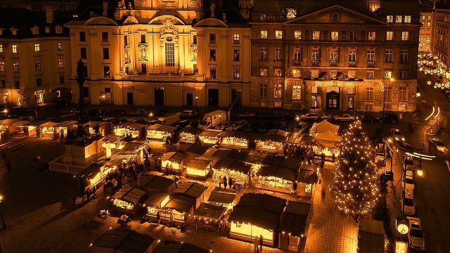 Christmas Market »Am Hof« Aerial View in Vienna © Weihnachtsmarkt Hof Porcus Tumultus GmbH Wien